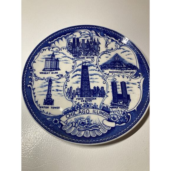 Vintage ILLINOIS Chicago Points of Interest Blue & White Souvenir Plate - Picture 1 of 3